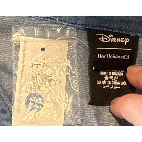 Disney Parks "Her Universe" Button Front Long Sleeve Denim Shirt Blue Sz XL - Picture 4 of 5